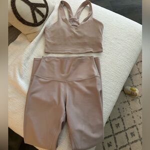 ALO Yoga Women's Mauve Leggings Set